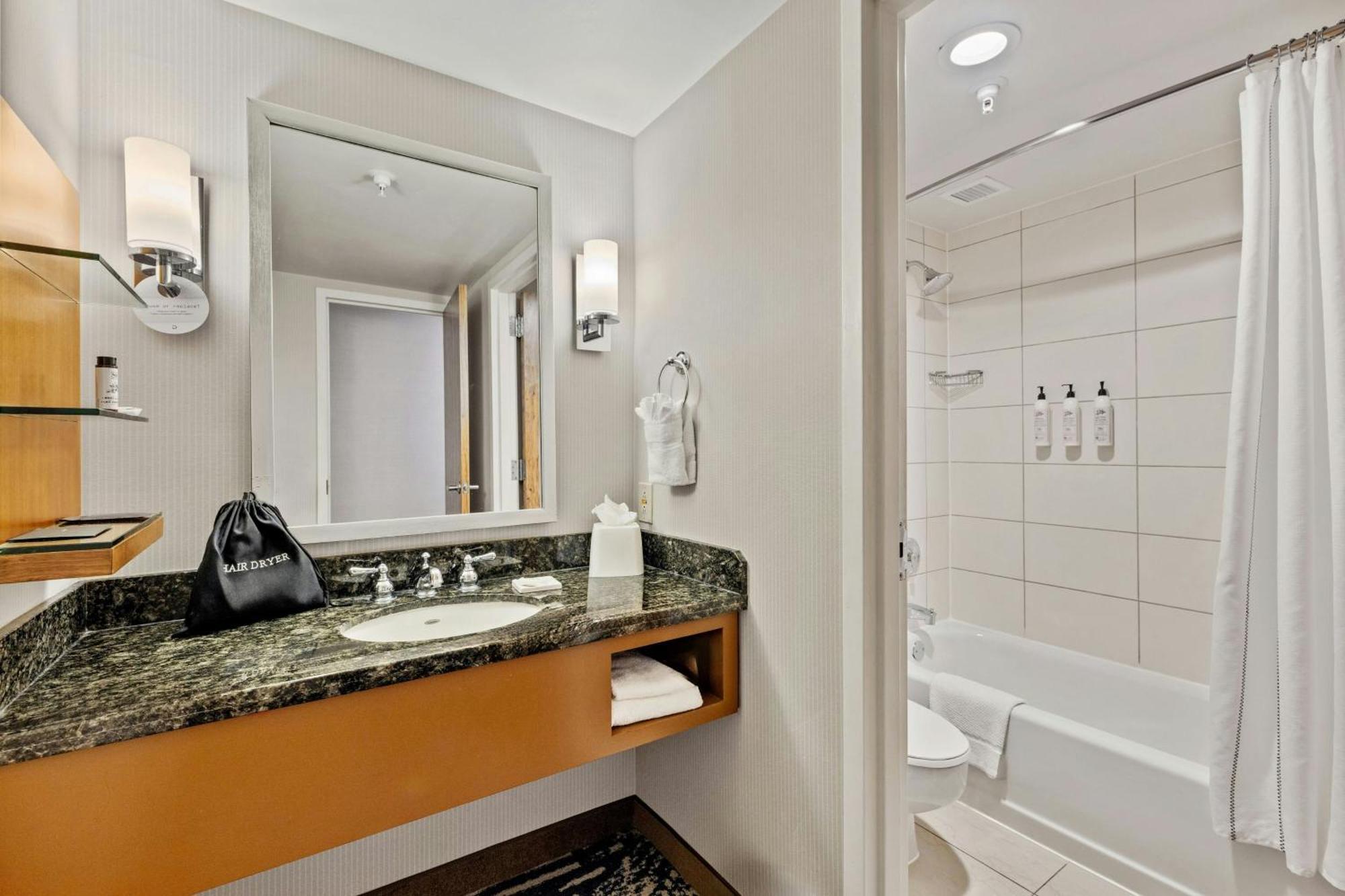 Delta Hotels By Marriott Mount Pleasant Racine Exteriör bild